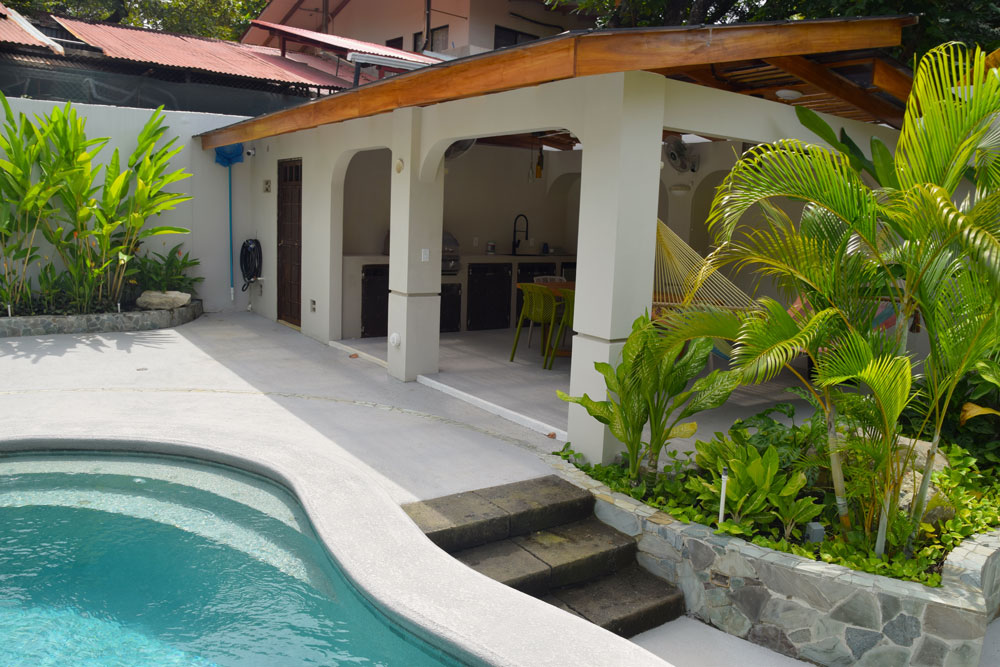 Casa de Las Olas, aerial view of the pool and gardens