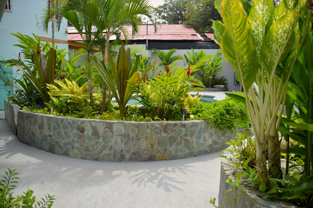 Casa de Las Olas, aerial view of the pool and gardens