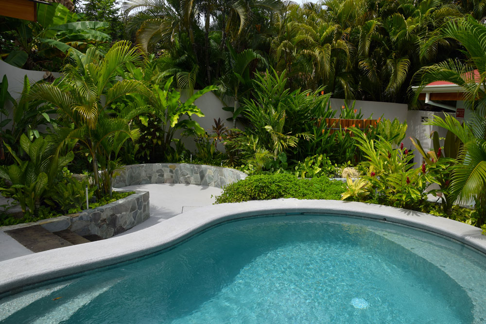Casa de Las Olas, aerial view of the pool and gardens