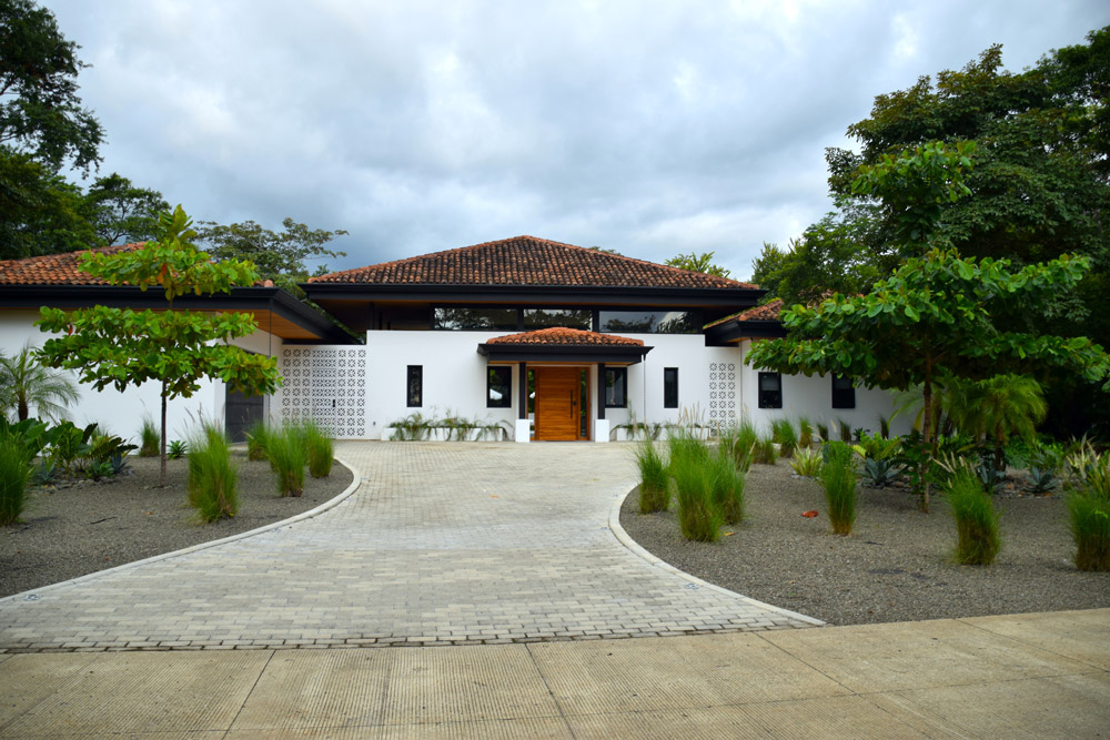 Casa Vida, aerial view of the pool and garden