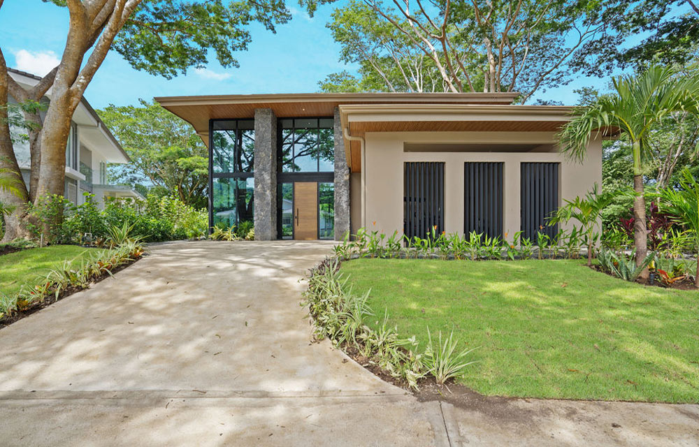 Sakura, family home and garden in Reserva Conchal, Brasilito, Costa Rica, by CJarq